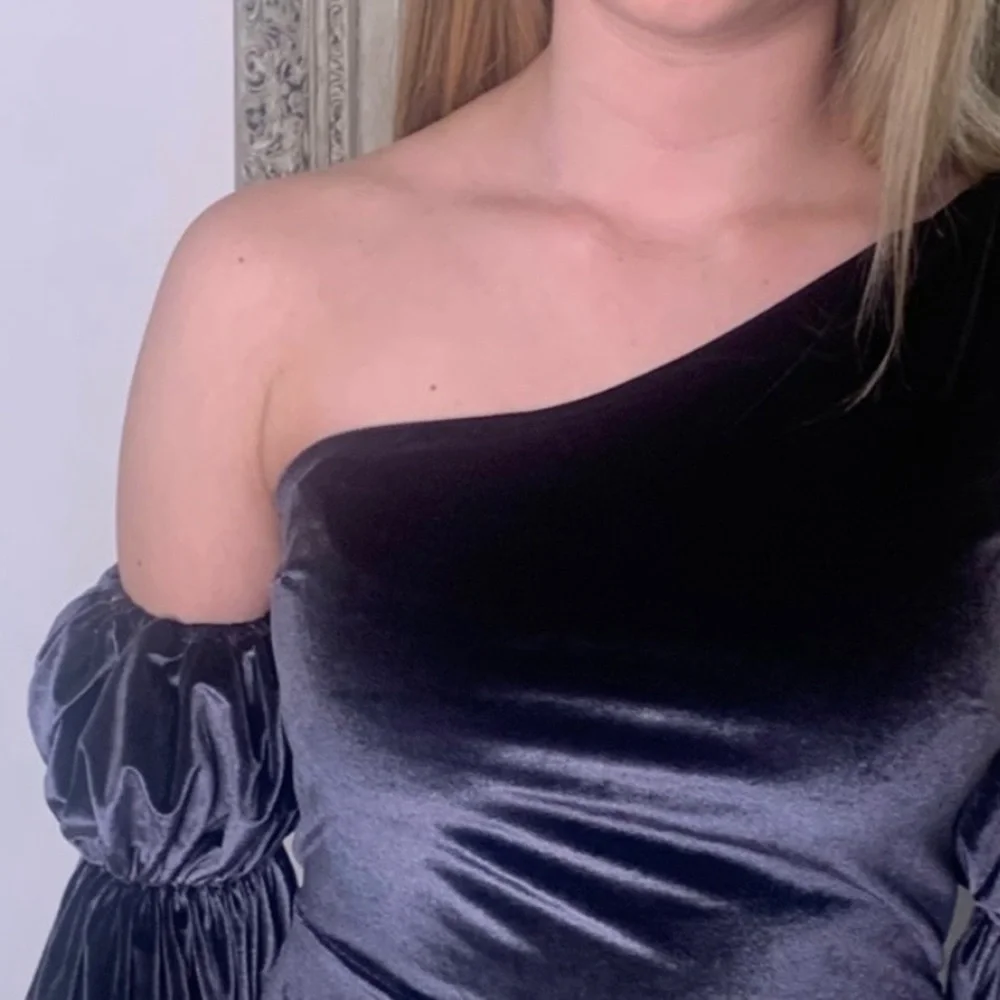 NBD Dee Dee Black Velvet One-Shoulder Mini Dress Puff Sleeve Party Cocktail - Picture 8 of 11